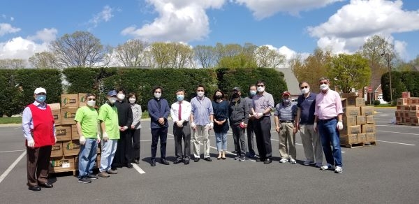 행사에 참여한 본당 신부님, 보좌 신부님, 사목회 임원진, 카리타스 이사 등 봉사자들